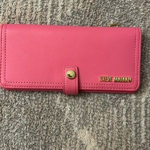 Pink Steve Madden Wallet 💕